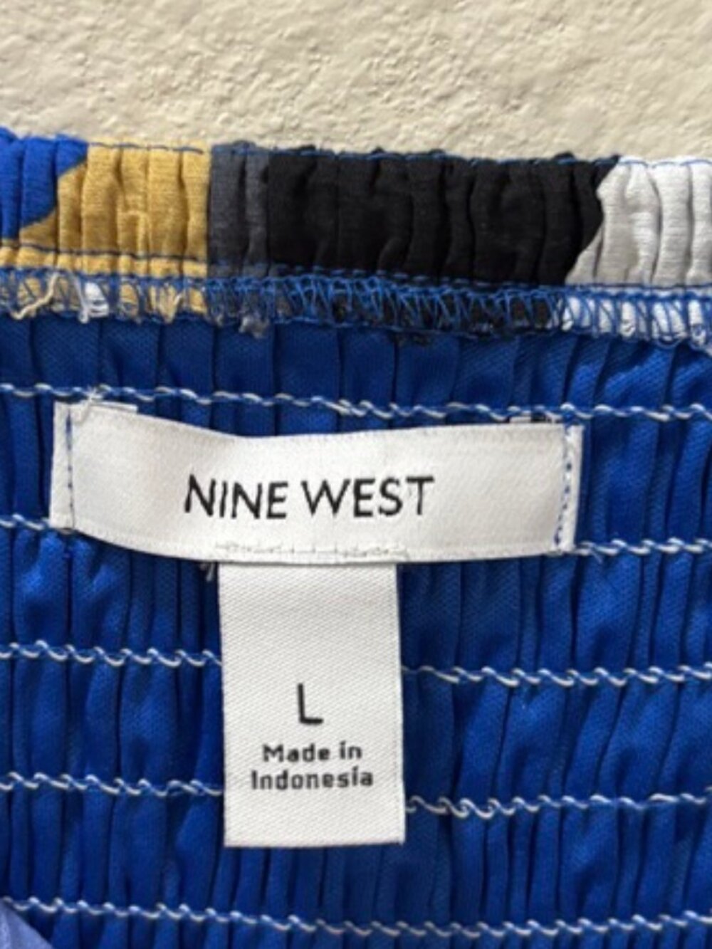 Nine West Blue Abstract Print Puff Sleeve Smocked Peplum Blouse Size Large - Picture 3 of 6
